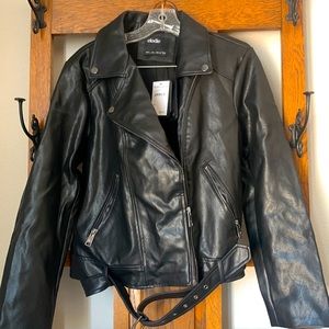 Women’s faux leather jacket, black. New with tags. Size large